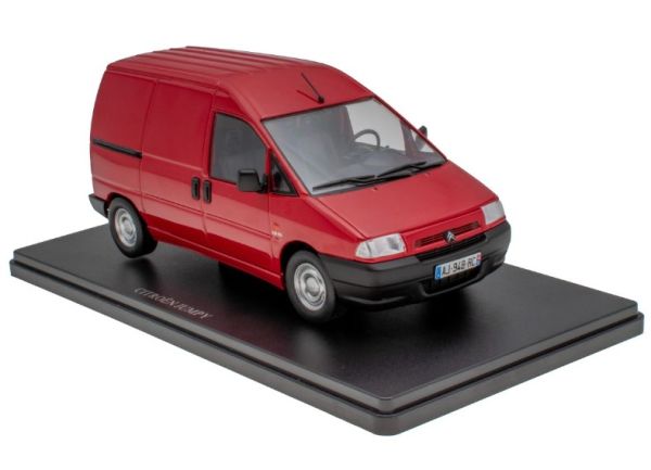 G111V026 - CITROEN JUMPY 1995 rood - 1