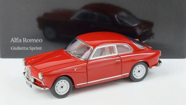 KYO08957VR - ALFA ROMEO Giulietta Sprint Rood - 1