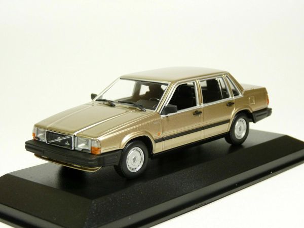 MXC940171702 - 1986 VOLVO 740 GL goud metallic - 1