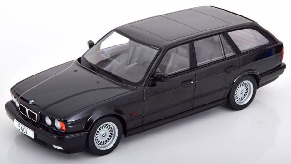 MOD18329 - BMW 5 Reeks (E34) Touring 1991 zwart metallic - 1