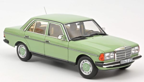 NOREV183796 - 1982 MERCEDES 200 Lichtgroen - 1