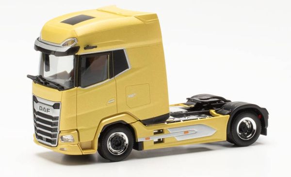 HER315784 - DAF XG plus 4x2 Toscaans geel metallic - 1