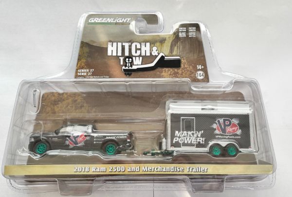 GREEN32270-C_VERT - DODGE RAM 2500 VP-RACING FUELS-MAKIN met groene wielen en HITCH & TOW aanhanger in blisterverpakking - 1