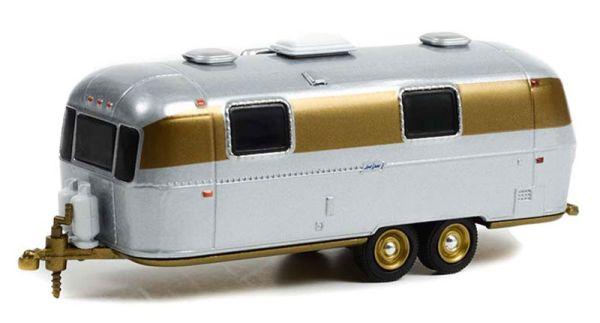 GREEN34120-C - Caravan Airstream 2 assen 1972 Goud en zilver uit de serie HITCHED Homes in blisterverpakking - 1