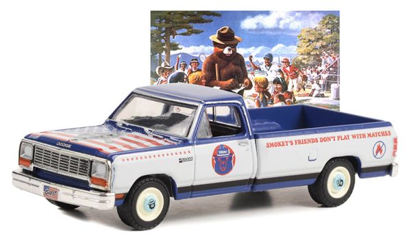 GREEN38040-D - 1989 DODGE Ram D-150 uit de SMOKEY BEAR serie onder blister - 1