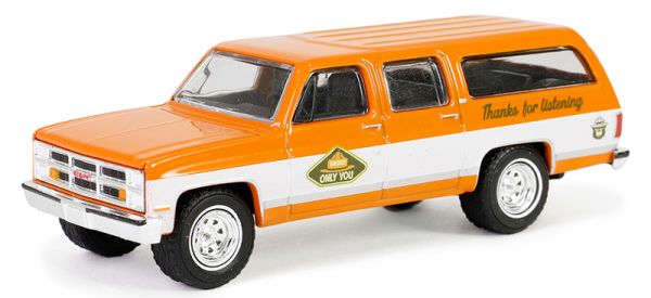 GREEN38060-D - GMC Suburban 1983 Oranje uit de SMOKEY BEAR serie in blisterverpakking - 1