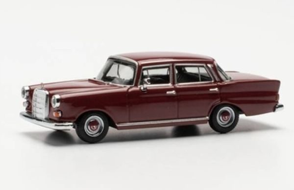 HER420457-002 - MERCEDES 200 fintail wijn rood - 1