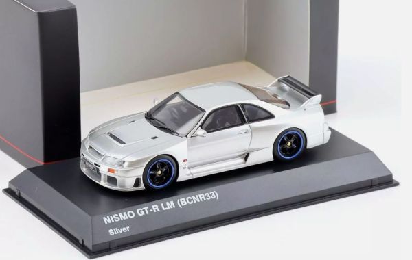 KYO43113S-B - NISSAN NISMO GT-R LM Zilver - 1