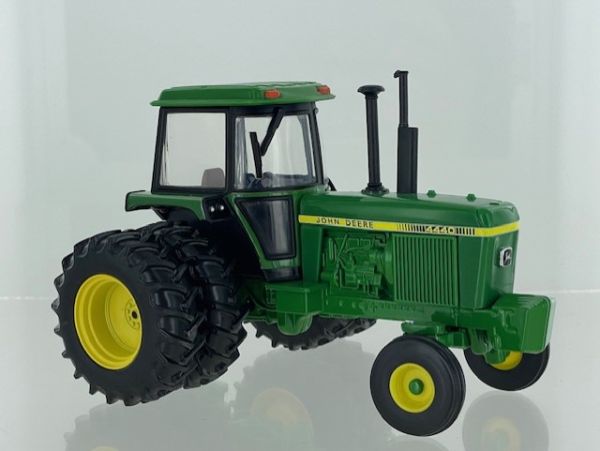 BRI43380 - JOHN DEERE 4440 2wd achter dubbele wielen - Gelimiteerde oplage van 2500 stuks. - 1