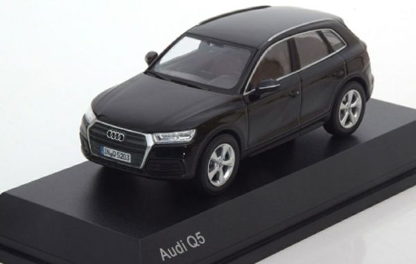 SPA5011605633 - AUDI Q5 zwart - 1