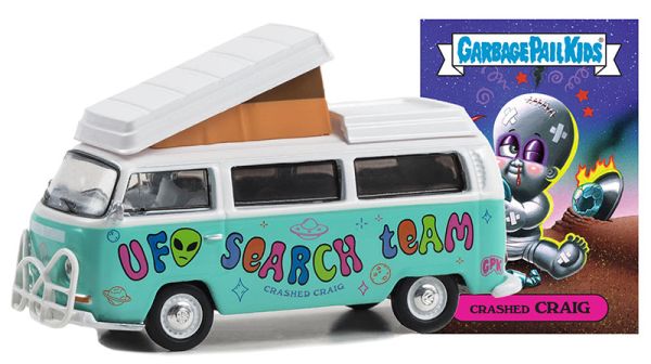 GREEN54090-B - VOLKSWAGEN Type 2 Campmobile 1968 Blauw uit de serie GARBAGE PAIL KIDS in blisterverpakking - 1