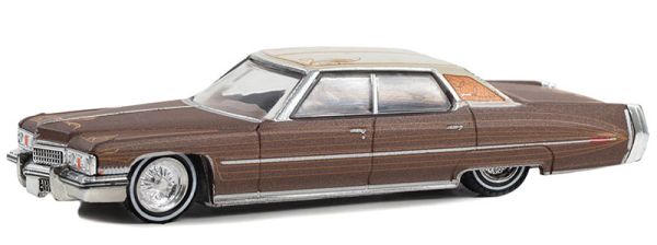 GREEN63050-E - 1973 Cadillac Sedan deville Bruin uit de CALIFORNIA LOWRIDERS serie in blisterverpakking - 1