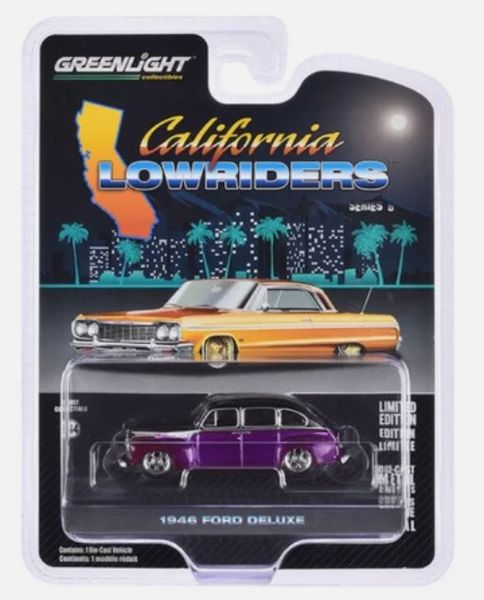 GREEN63070-A - FORD Deluxe 1946 paars uit de CALIFORNIA LOWRIDERS serie in blisterverpakking - 1