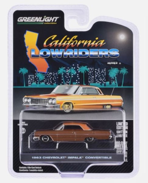 GREEN63070-C - CHEVROLET Impala Convertible 1963 bruin uit de CALIFORNIA LOWRIDERS reeks in blisterverpakking - 1