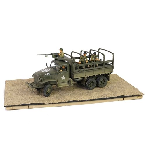 FOV801201A - GMC CCKW 353B met cabine en rolbeugel type 1609 - M37 machinegeweer en figuren - 1