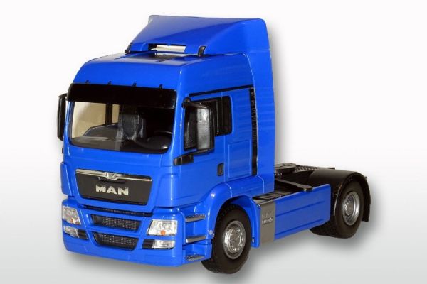 EMEK82004 - MAN TGS LX Trekker 4x2 Blauw - 1