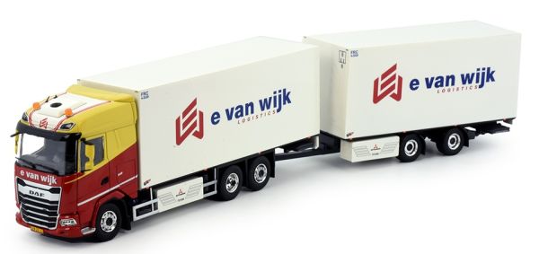 TEK83729 - DAF XG+ 6x2 bakwagen met aanhanger 2 Assen Transport E. VAN WIJK - 1