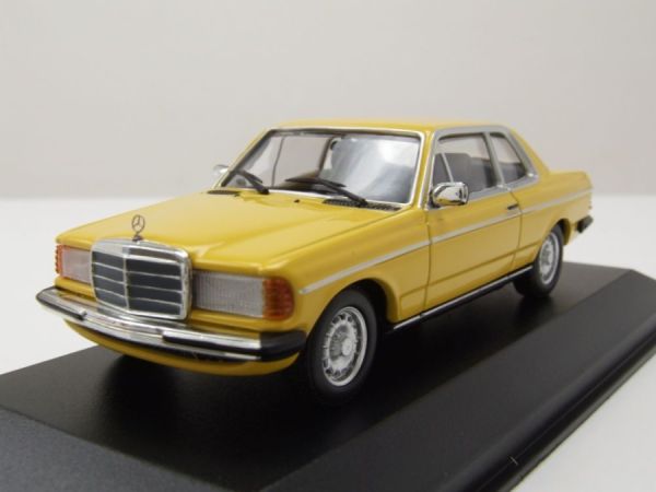 MXC940032222 - MERCEDES-BENZ 230CE W123 1976 Geel - 1