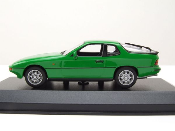 MXC940062124 - 1984 Porsche 924 donkergroen - 1