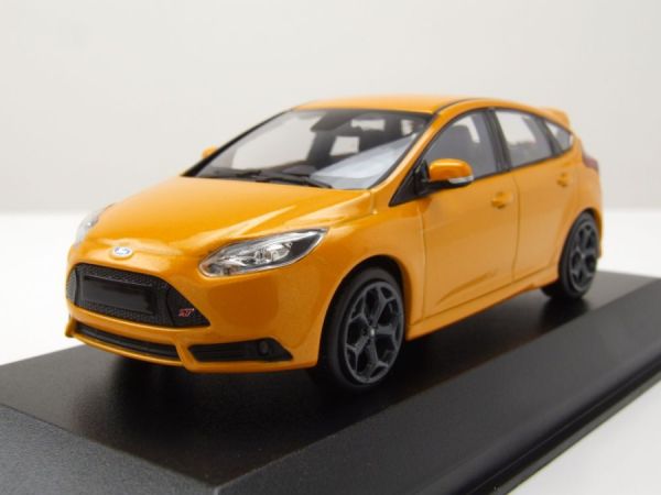 MXC940081901 - 2011 FORD Focus ST Oranje metallic - 1