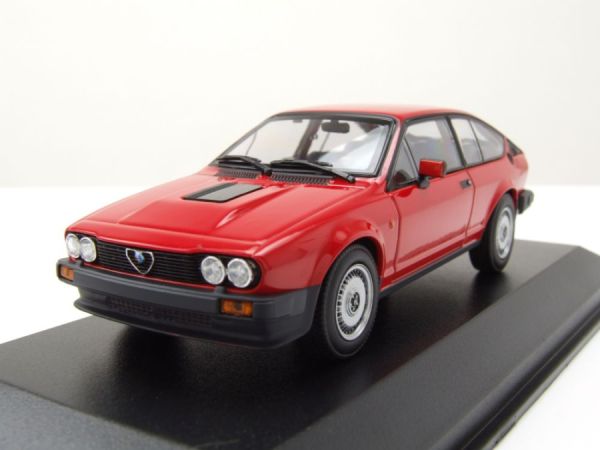 MXC940120140 - 1983 ALFA ROMEO GTV 6 rood - 1