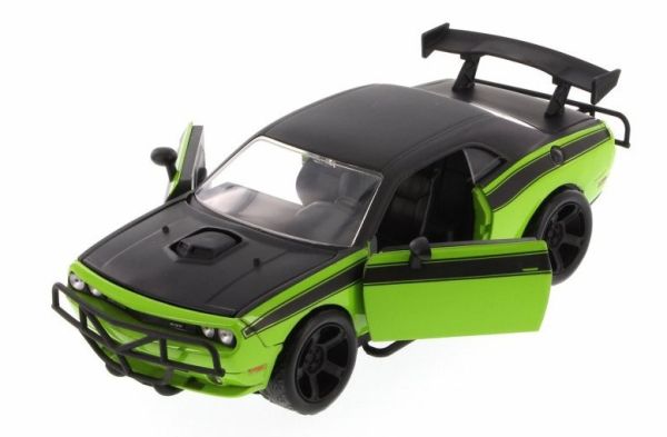 JAD97131 - DODGE Challenger SRT8 2011 Letty's Green SNEL & WILDIG 7 - 1