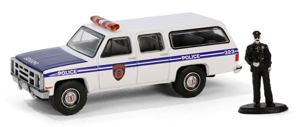 GREEN97160-D - GMC Suburban 2500 1985 Politie met beeldje uit DE HOBBY SHOP serie in blisterverpakking - 1