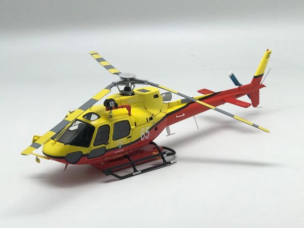 ALERTE0111 - AEROSPATIALE AS350 Écureuil SDIS 06-Alpes-Maritimes geel en rood gelimiteerd tot 200 stuks - 1