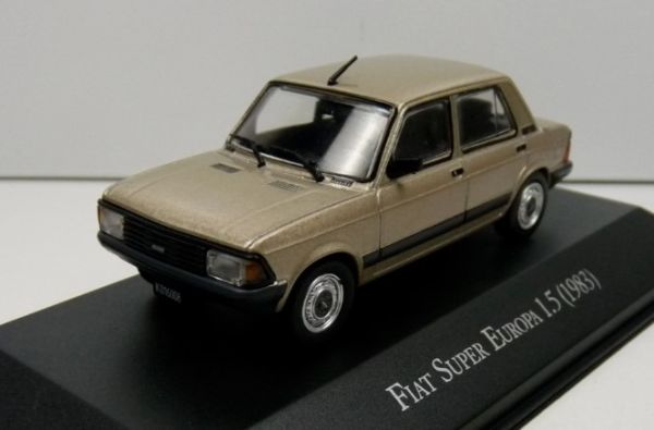 MAGARGAQV22 - FIAT Super Europa 1.5 1983 beige metallic met folder - 1