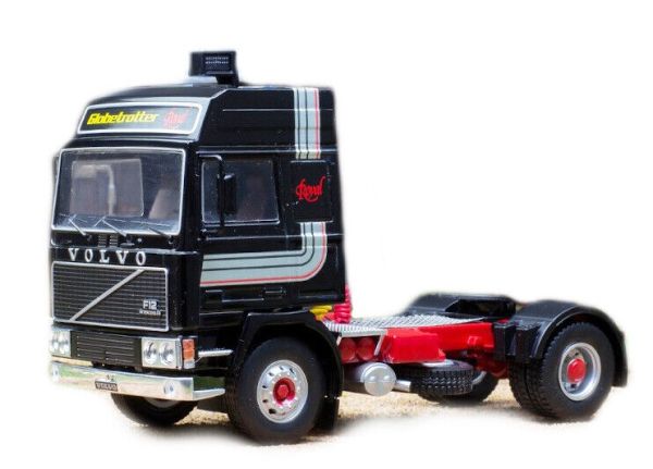 IXOTR160.22 - VOLVO F12 4x2 1981 ZWART - 1