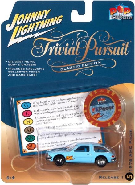 JLPC011-E - AMC Pacer 1976 blauw - TRIVIAL PURSUIT - uit de POP CULTURE 2023 reeks in blisterverpakking - 1