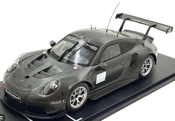 IXO-LEGT18057 - PORSCHE 911 RSR Full Carbon pre-seizoenstestauto 2020 - 1