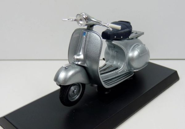 MAGVES0043 - VESPA 150 1957 Grijs - 1