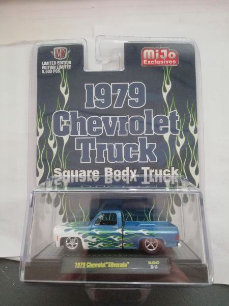 M2M-31500MJS42 - 1979 CHEVROLET Silverado blauw en witte spookvlammen - 1