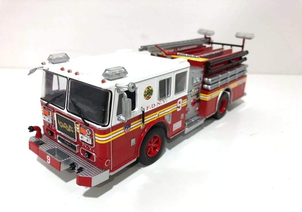 MU1ALA0002 - SEAGRAVE Marauder II Brandweer New York - 1