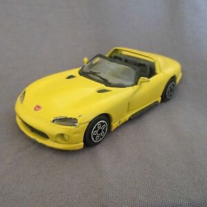 BUR22024GE - DODGE Viper RT/10 Geel - 1