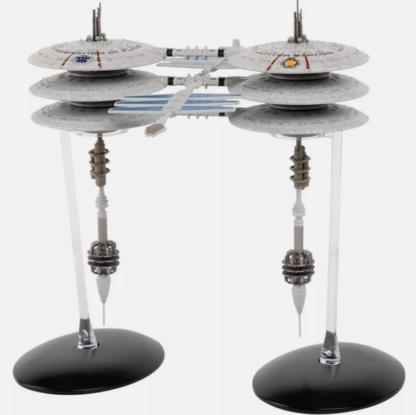 MAGSTSEN828 - STAR TREK Starships Jupiter Station met folder - 1