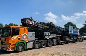 WSI01-3655 - SCANIA P LOW CP20 10x4 met 5 assige balklader en 1 assige dolly HOLTROP VD VLIST