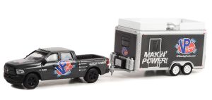 GREEN32270-C - DODGE RAM 2500 VP-RACING-MAKIN met aanhanger uit de HITCH & TOW serie in blisterverpakking