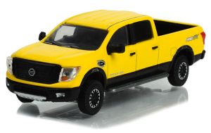 GREEN35250-E - 2018 NISSAN Titan XD Pro-4x uit de ALL TERRAIN serie in blisterverpakking