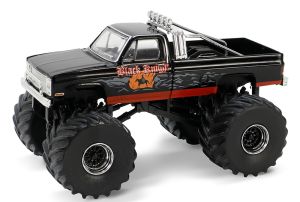 GREEN49150-C - CHEVROLET Silverado 1987 Monster truck - BLACK KNIGHT uit de serie KINGS OF CRUNCH in blisterverpakking