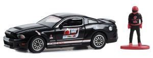 GREEN97150-E - SHELBY GT500 #68 2010 met coureur uit de serie THE HOBBY SHOP in blisterverpakking