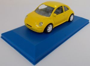 AKI0164 - VOLKSWAGEN New Beetle geel