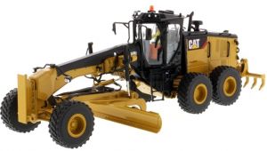 DCM85545 - CATERPILLAR 14M3 grader met driver en metalen doos