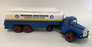 CON5426 - MERCEDEZ-BENZ Met gasaanhanger MESSER GRIESHEIM