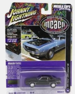 JLMC031B-F - CHEVROLET COPO Camaro RS 1969 groen uit de serie MUSCLE CARS 2022 in blisterverpakking