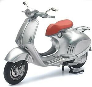 NEW57853A - VESPA 125 ETS grijs