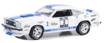 GREEN13340-B - 1976 FORD Mustang II Cobra II #2 uit DE STAMPEDE serie in blisterverpakking