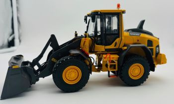 ADF3200120 - VOLVO L60H lader - Michelin banden