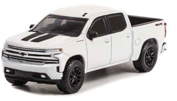 GREEN35230-E - CHEVROLET Silverado RST Rallye 2020 editie uit de ALL-TERRAIN serie onder blister.